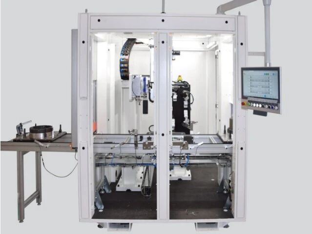 测量系统使用西门子控制器(PLC)
来控制系统的运行