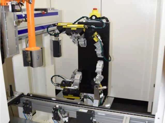 马尔MWF VisioTurn可检测定子的圆度、同轴度以及发卡绕组的位置与间距。